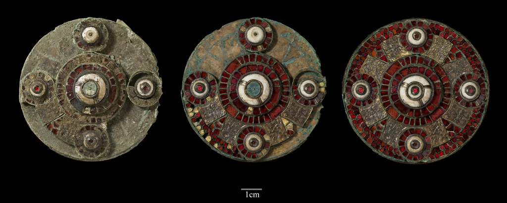 14764pp 11 36 18 cropped Photo of the West Hanney Brooch