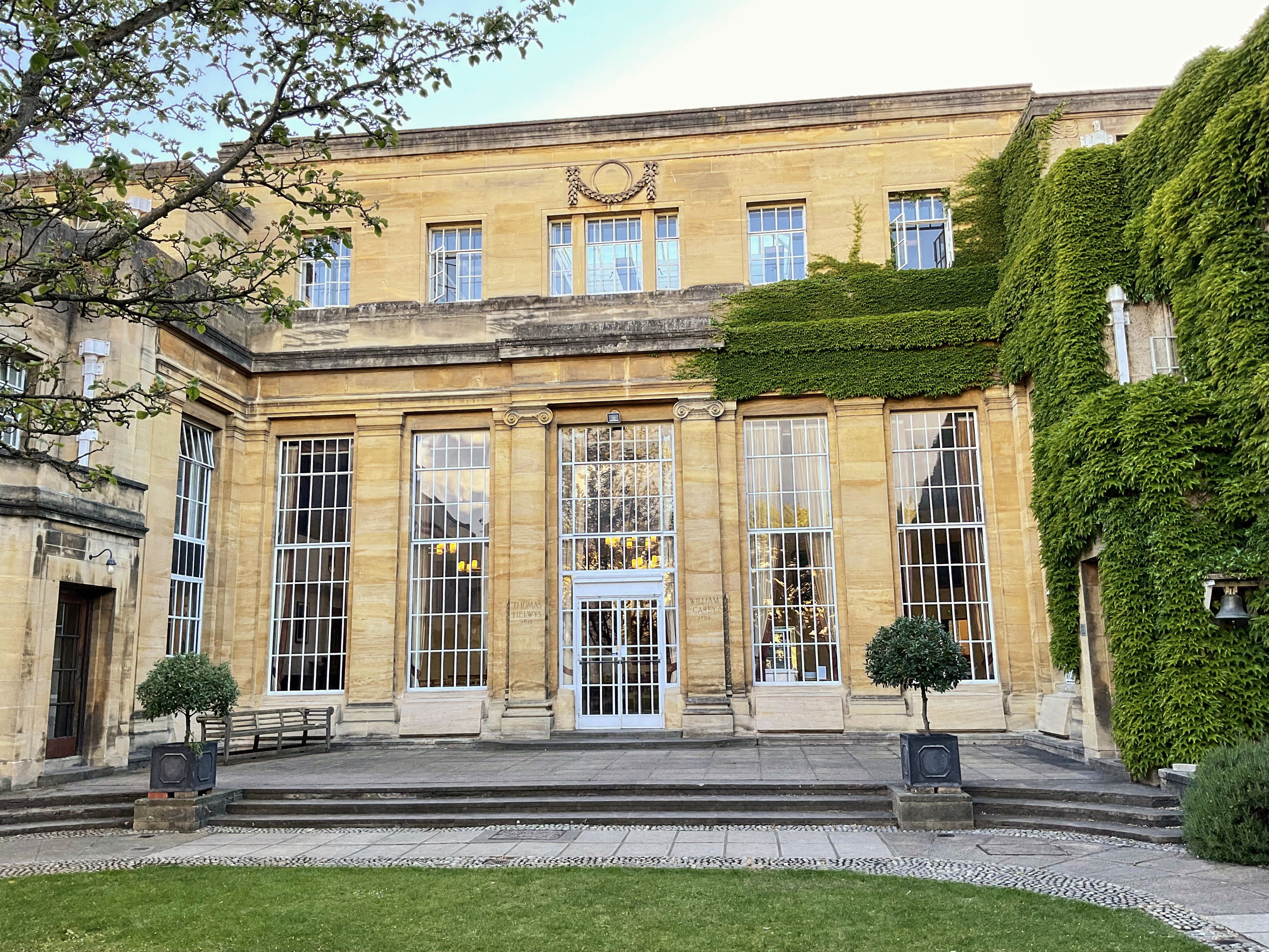 regents park college dining hall