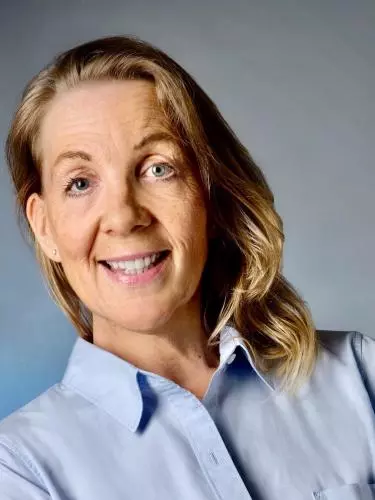 stephanie mathyssek bio pic